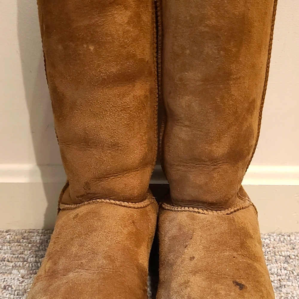 Cozie sheepskin boots size 7 (EU38)